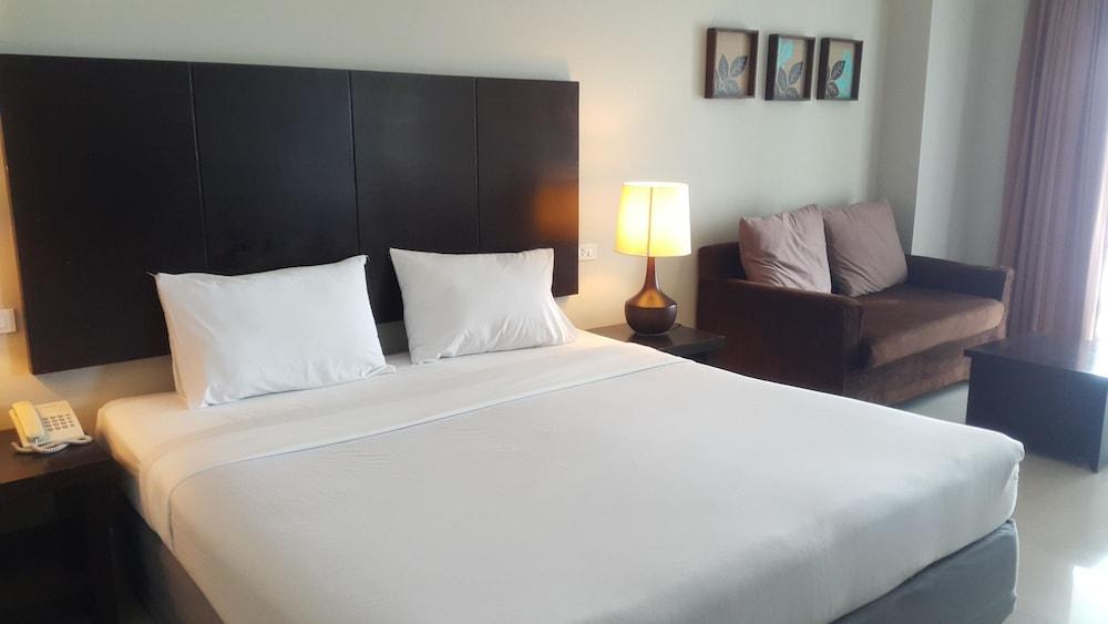 Summer Spring Hotel Паттая Екстер'єр фото